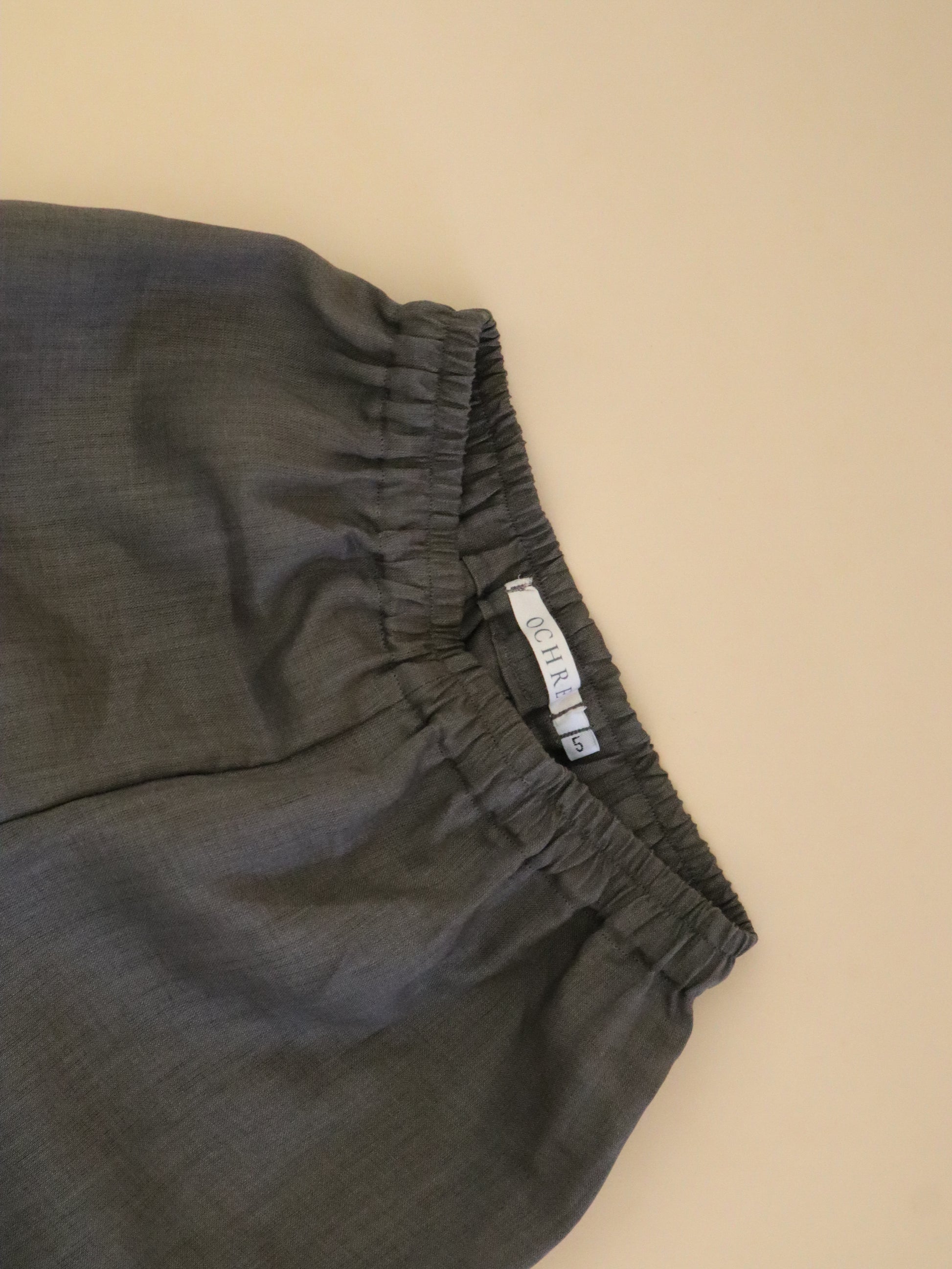 The Olive-Grey Linen Pant